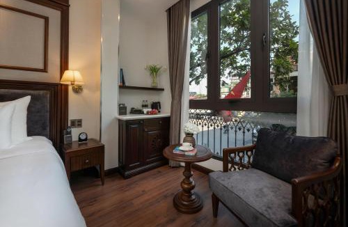 Hang Buom Hotel | The Q Boutique Hotel