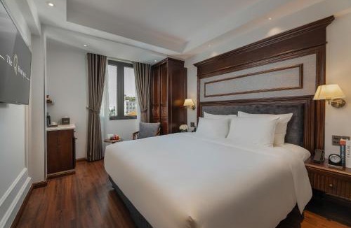 Hang Buom Hotel | The Q Boutique Hotel