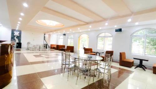 Quoc Oai Hotel | Đinh Gia Palace