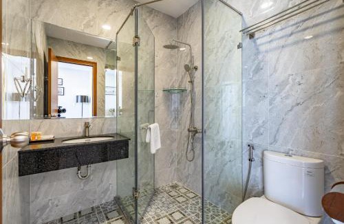 Phuong 8 Hotel | Emerald Central