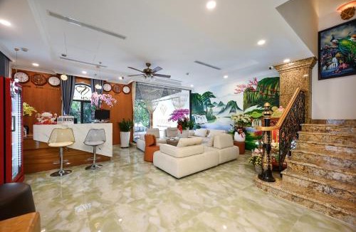 Binh Tan Hotel | Ly Ly Luxury Hotel
