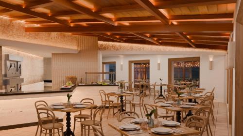 Playa Guitarron Resort | Park Royal Beach Acapulco - All Inclusive