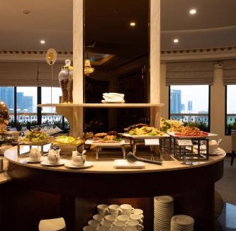 Bach Dang Riverside Hotel | Hotel Majestic Saigon