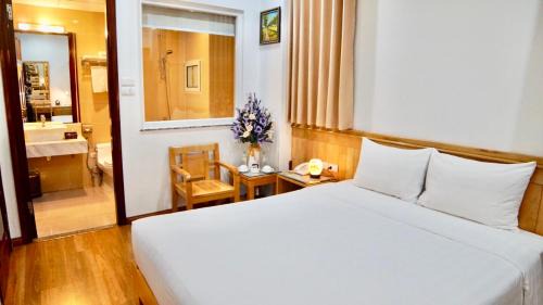 Pho Hue Hotel | Blue Hanoi Hotel