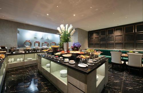 Hanoi Backpacker Quarter Hotel | MAY DE VILLE Crown Hotel