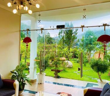 Duc Trong Hotel | White Villa Đà Lạt