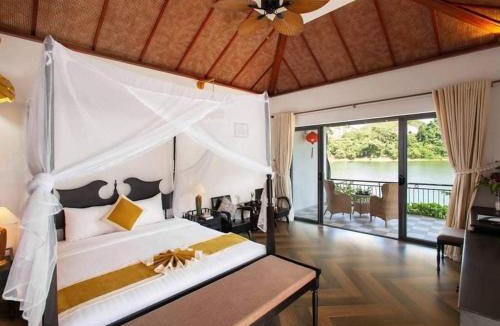 Bo Trach Resort | Phong Nha Lake House Resort