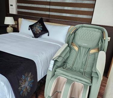 Cong Vi Hotel | MOMIZI HANOI 2 - PHAN KE BINH