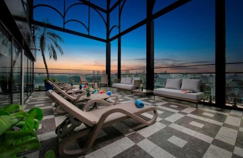 Hang Bac Hotel | MAY DE VILLE Lakeside Hotel