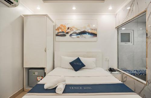 Binh Chanh Hotel | Venice Hotel