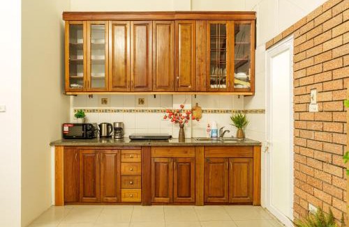 Trang Tien Apartment | House of Comfort - 3 BR & 3 baths - 1' to Hoan Kiem Lake & Old Quarter