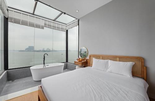 Thuy Khue Hotel | Lakeview Residence Hotel