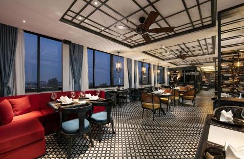 Hang Bac Hotel | Shining Central Hotel & Spa