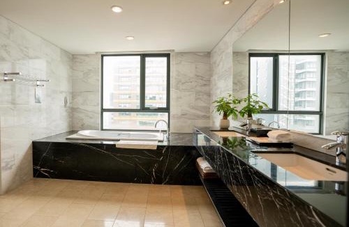 Dich Vong Hau Hotel | My Way Hotel & Residence Ha Noi