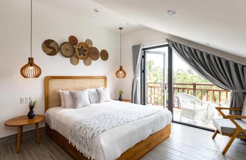 Cam An Hotel | The Watermark Beachside Hotel