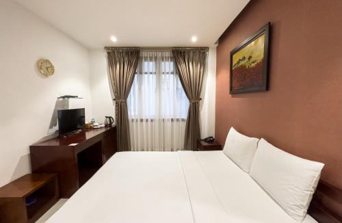 Phu My Hung Hotel | Hoang Yen Hotel Near SECC - Phu My Hung