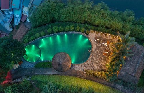 Mai Chau Resort | Mai Chau Hideaway Lake Resort