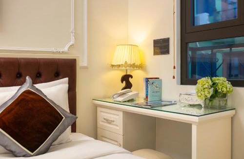 Hang Buom Hotel | TrangTrang Classy Hotel