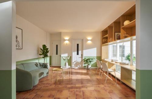 District 3 Hotel | Express by M Village Cao Thắng, a brand of Modern Village Lifestyle