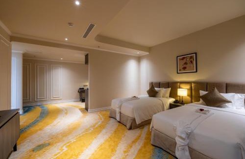 Huong Thuy Hotel | La Vela Hue Hotel