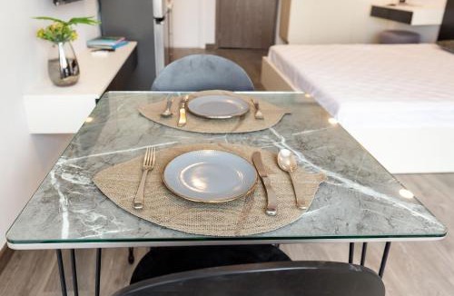 Phu Nhuan Apartment | F-Hotel & Apartment