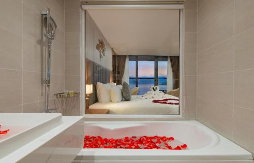 Tran Phu Beach Hotel | Grand Gosia Hotel