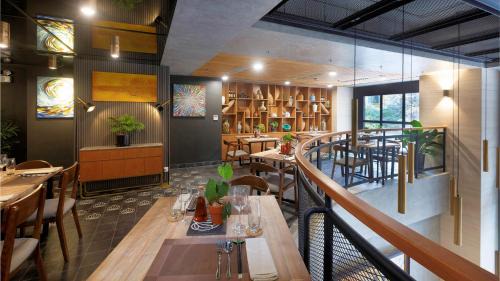 Ba Dinh Hotel | Flower Garden Hotel