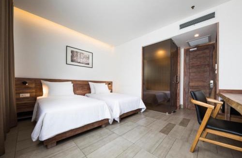Nguyen Thai Binh Hotel | Triple E Hotel Fine Art Museum
