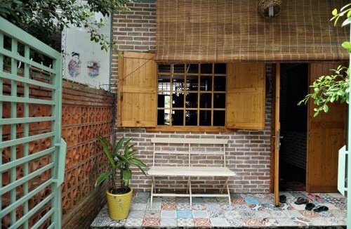 Đong Hoa Hiep House | Nam Thi Holiday Home