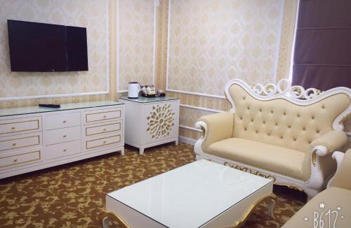 Hoa Binh Hotel | Grand Hotel