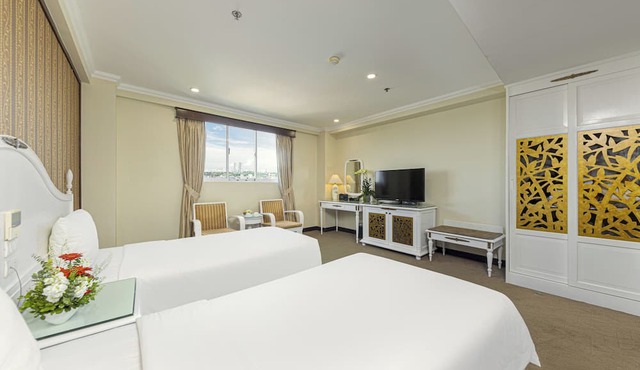 Chalcedony Grand Hotel