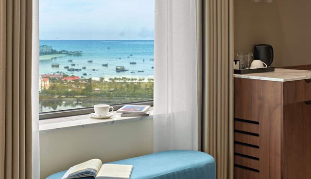THE WATSON PREMIUM HALONG HOTEL