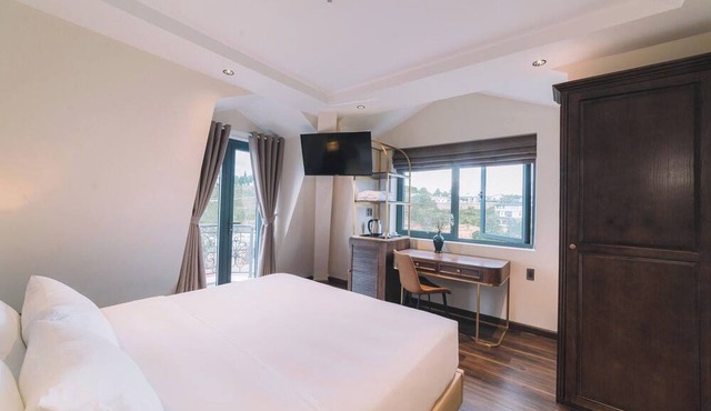 Sunset Hill Hotel