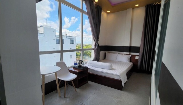 Van Nhi Hotel