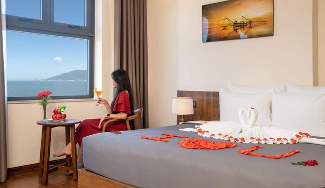 Avenis Hotel