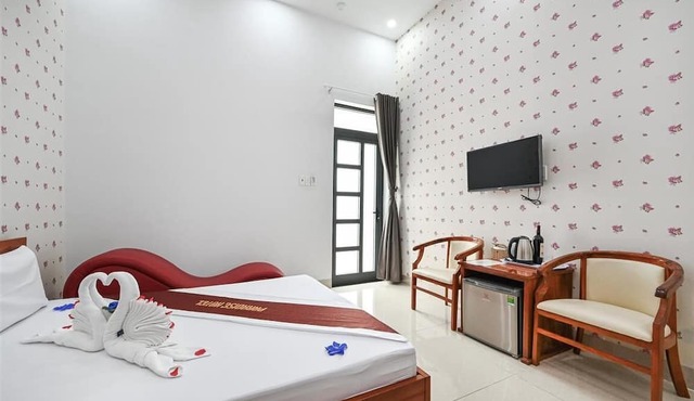 Paradise Hotel