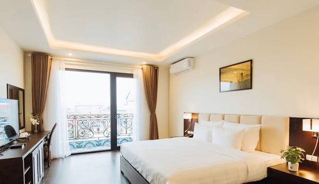 Paragon Noi Bai Hotel and Pool