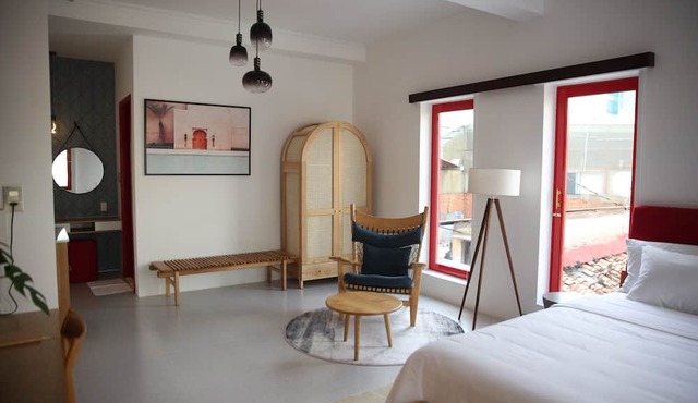 Leiden Homestay & Cafe
