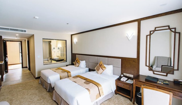 Duc Huy Grand Hotel & Spa