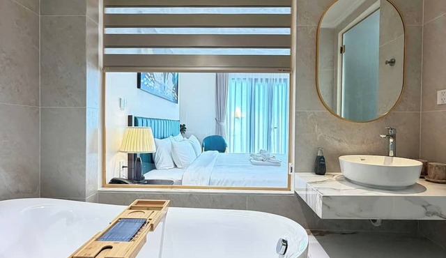 L'Signature Tho Thap Hotel
