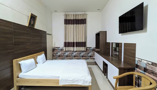 Cam Uyen Hotel