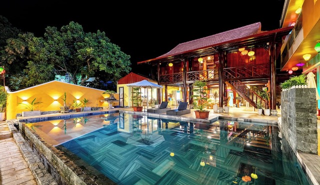 Trang An Ao Dai Homestay - Wooden house with field view and private bathroom