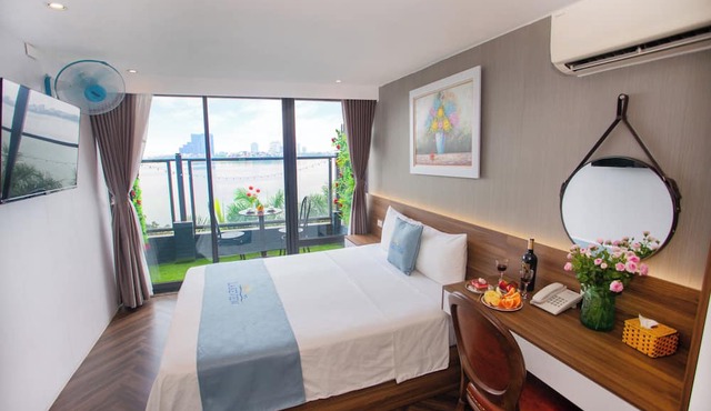 Lake View Hotel