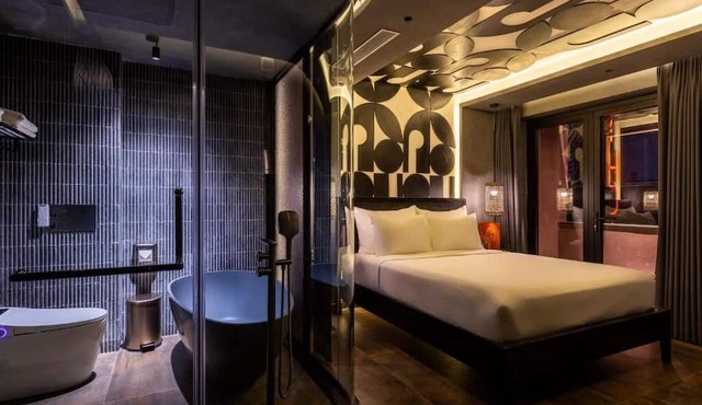 PYNT HOTEL 8