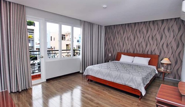White Swan Apartment