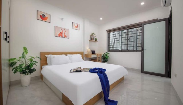 Ly Apartment - Yen Phu str