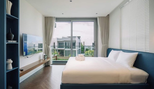 TRON Villa - Regal Victoria Luxury BT9-09