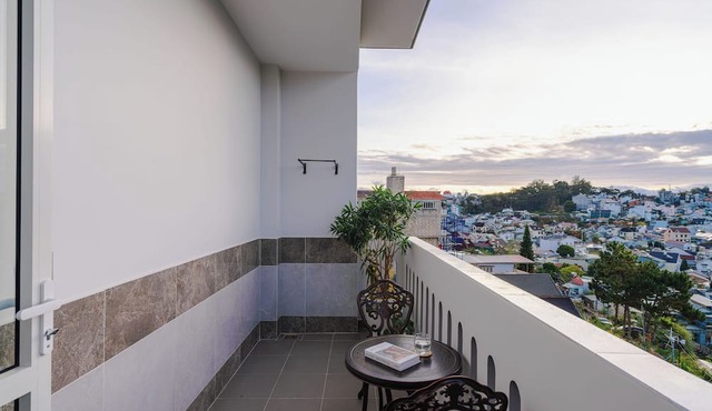 CandlePine Suites