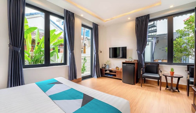 Private Beachfront House 5BRs - An Bang Beach