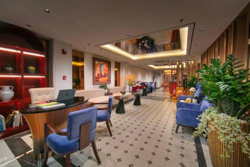 MAY DE VILLE Prestige Hotel